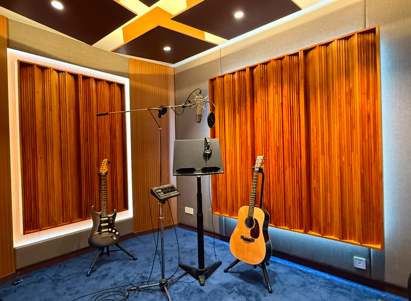 RISING WAVE STUDIO 1